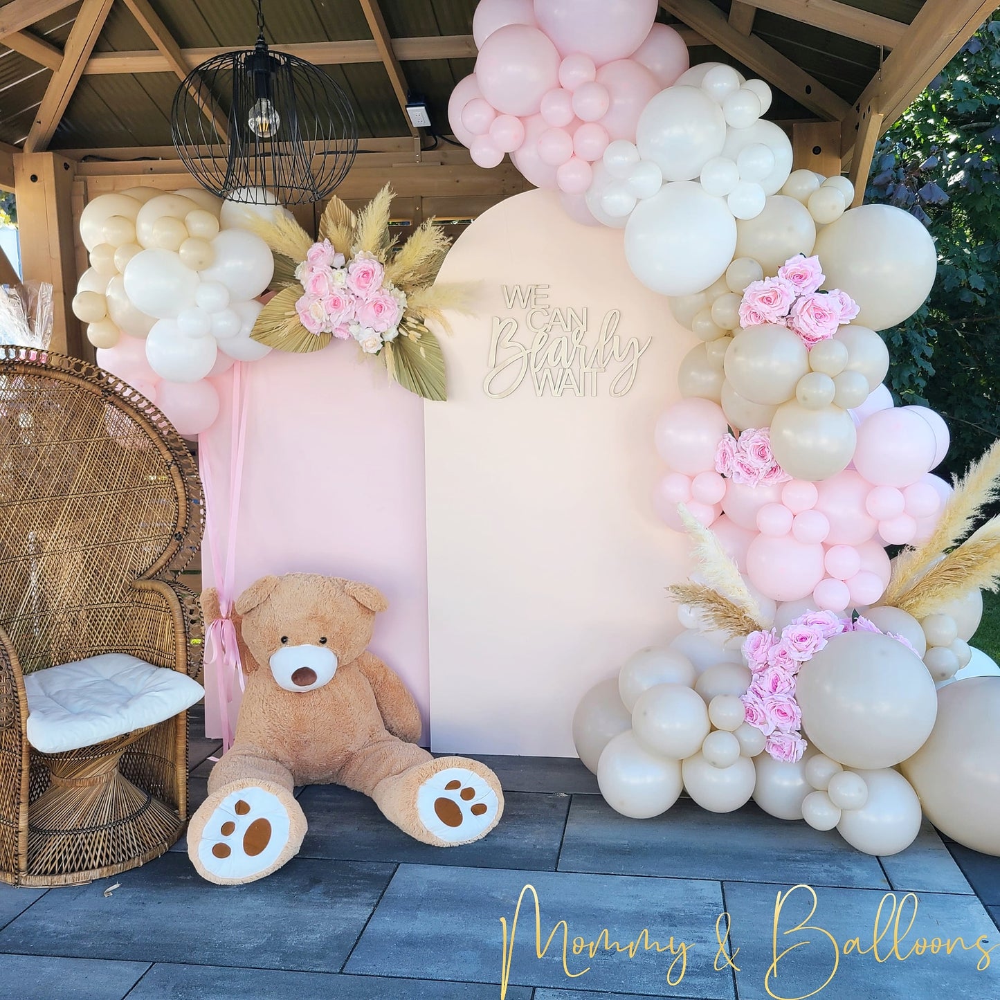 "We Can Bearly Wait" Balloon Decor Package